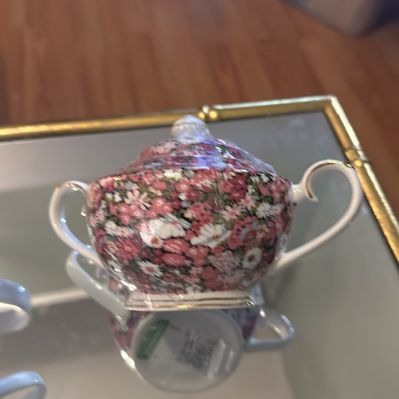 Gracie’s Teaware - Picture 6 of 8